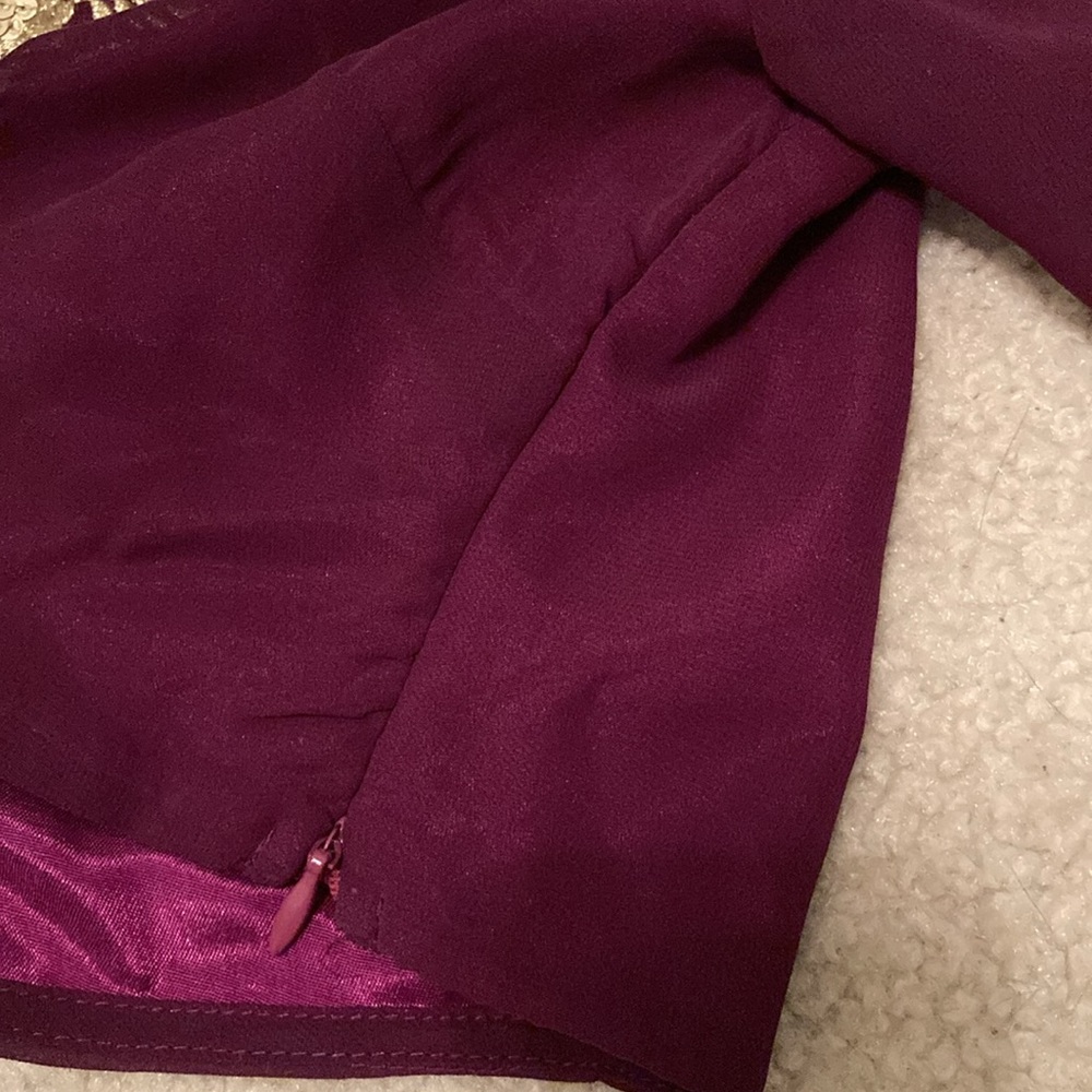 Sangria Foil Ruffled Pre-Stitched Saree WITH Blouse - Picture 6 of 13